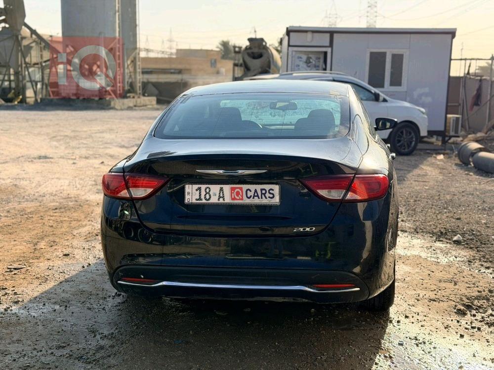كرايسلر 200